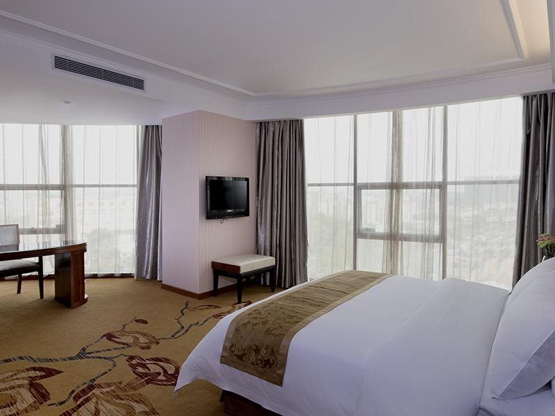 Шэньчжэнь: Vienna International Hotel Shenzhen Fucheng Guanyue