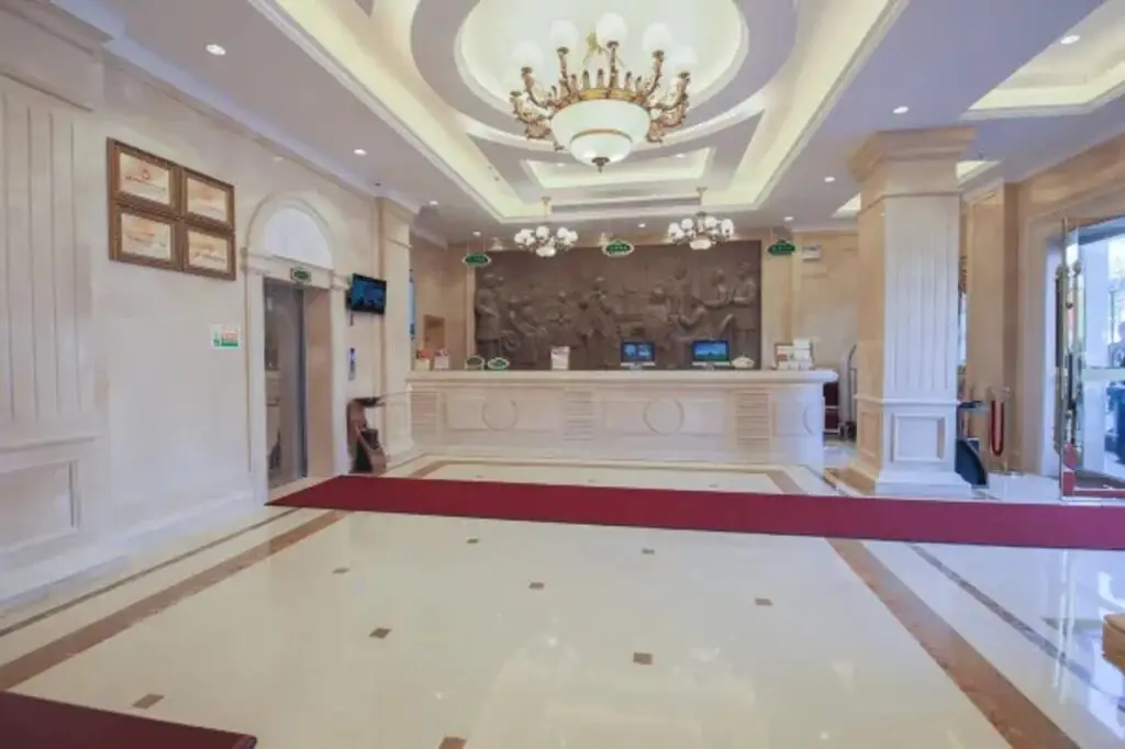 Шэньчжэнь: Vienna Hotel Shenzhen Fuyong Fenghuangshan