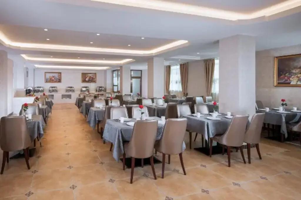 Шэньчжэнь: Vienna Hotel Shenzhen Fuyong Fenghuangshan