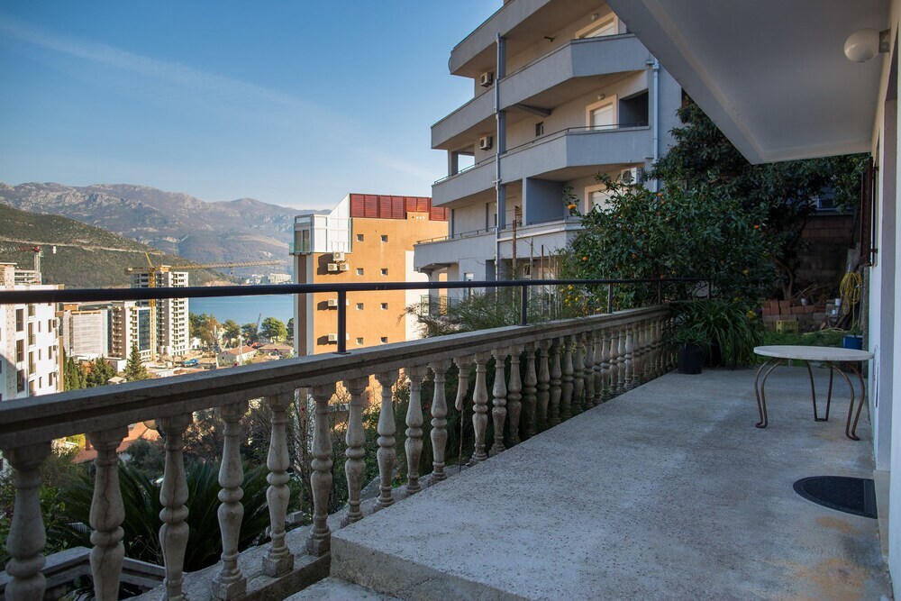 Будва: Budva Apartments