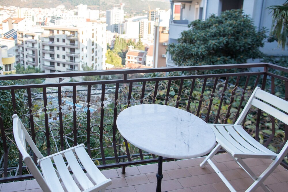 Будва: Budva Apartments