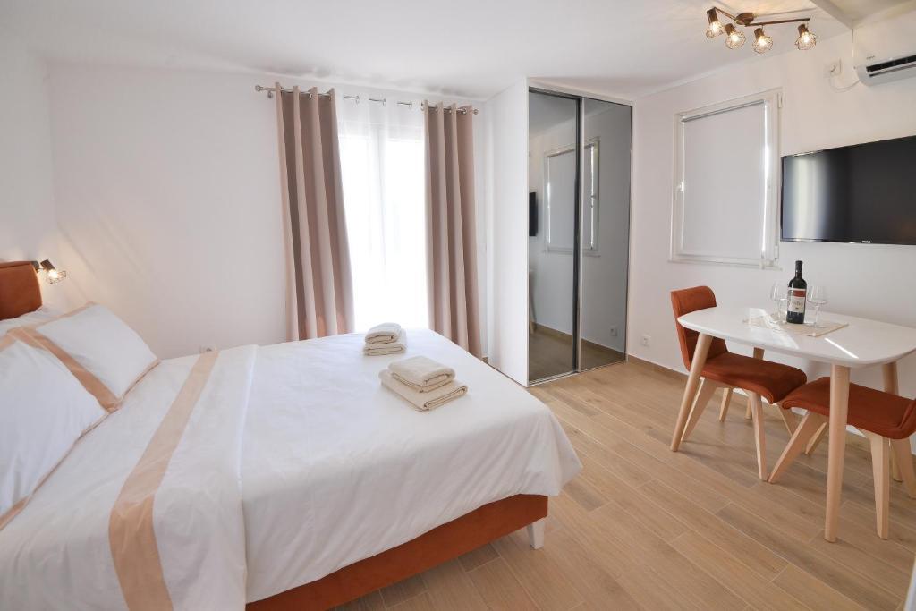 Будва: Apartmani Camellia Adore