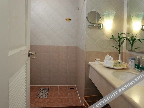 Санья: Sanya Candy Sea View Holiday Apartment