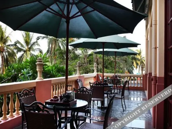Санья: Sanya Candy Sea View Holiday Apartment