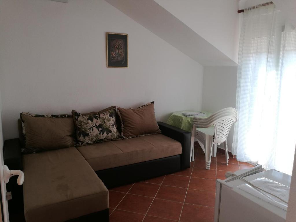 Радовичи: Apartmani Zecevic