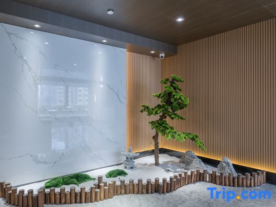 Чжэнчжоу: Dengfeng Rezen Select Hotel