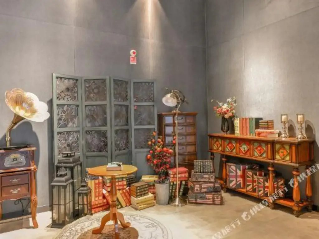 Гуйян: James Joyce Coffetel Financial City store of Guiyang Convention and Exhibition Center