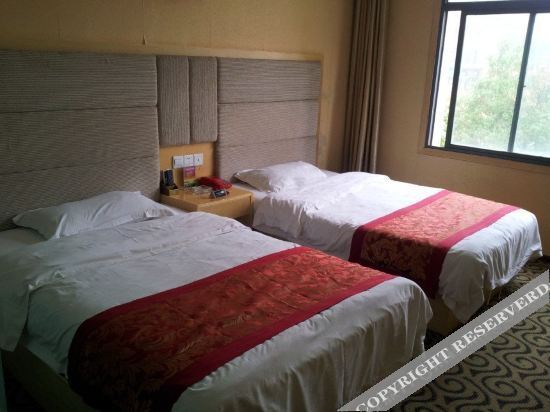 Сяньнин: Lotus Pond Yeshi Business Hotel