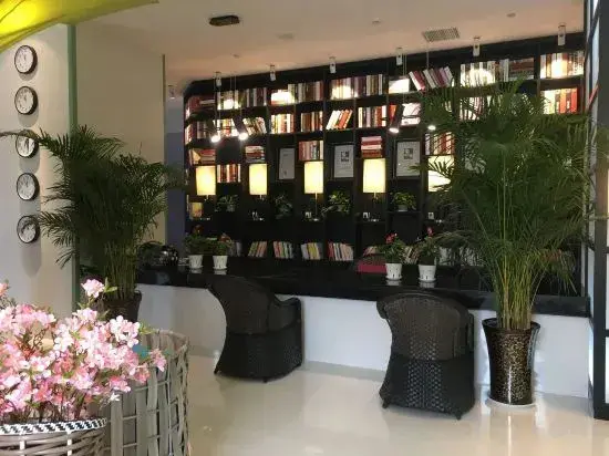 Чжэнчжоу: Yuhuashe Fashion Hotel (Zhengzhou Hanghai Plaza City Southeast Subway Station)
