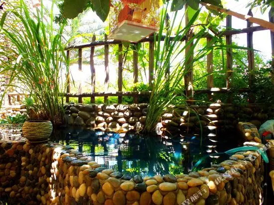 Дали: Haiqin Xinju Inn Shuanglang