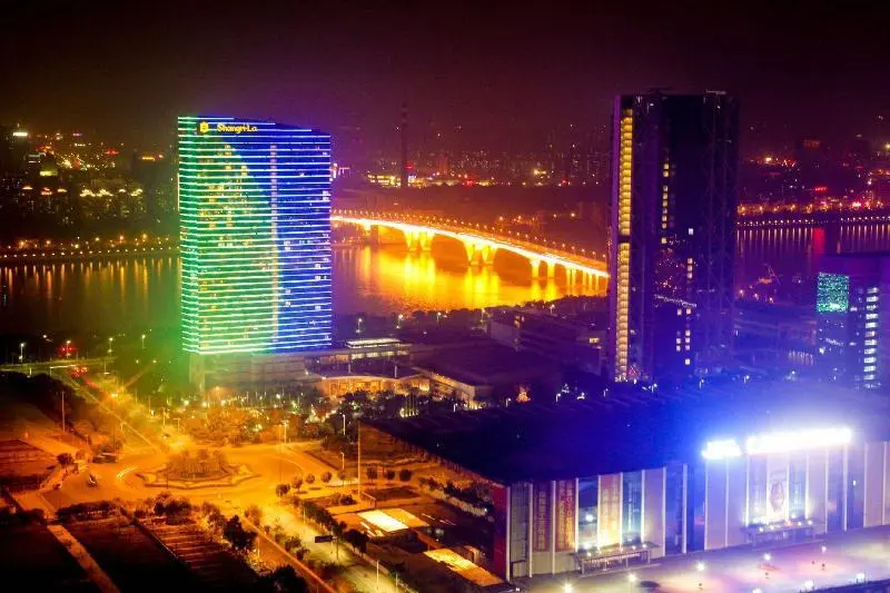 Гуанчжоу: Guangzhou S L D International Apartment Poly World