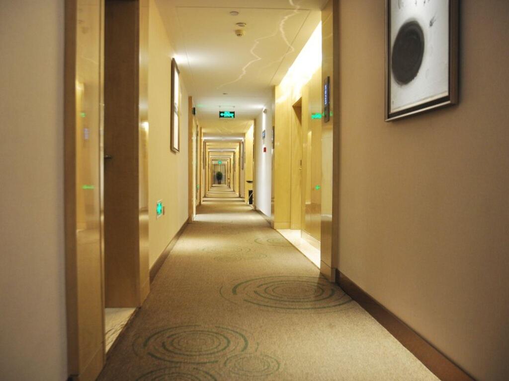 Чжумадянь: GreenTree Inn Zhuma Railway Station Qian Plaza Branch