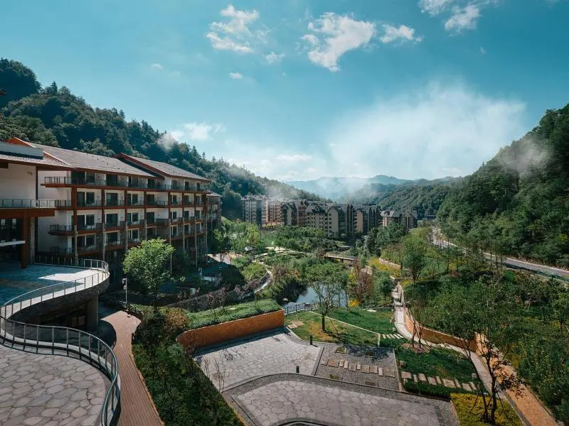 Шэньнунцзя: Crowne Plaza Shennongjia