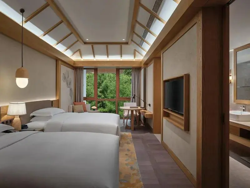 Шэньнунцзя: Crowne Plaza Shennongjia