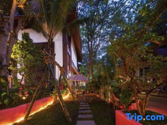 Цзинхун: Xishuangbanna Weiqingcheng Garden Hotel (Gaozhuang Xishuangjing Starlight Night Market)