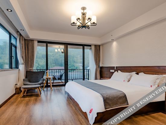 Хучжоу: Mount Mogan Leyi Shanju Hotel
