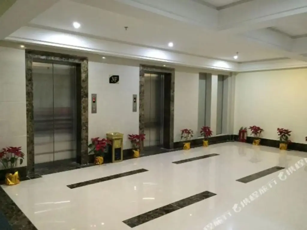 Гуанчжоу: Guangzhou Dongyi Business Hotel (Changyi Subway Station)