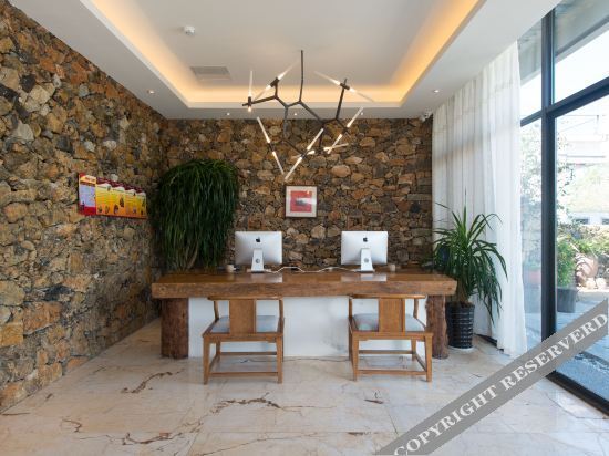 Дали: Dali zuodou Sea View Resort