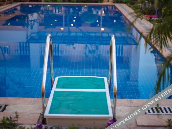 Цзинхун: San and Beautiful Boutique Themed Inn(Xishuangbanna Shwedagon Pagoda Xingguang Night Market)