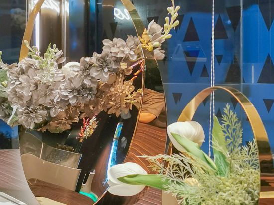Шанхай: Home Inn Plus (Metro Station, Gaoke West Road, Expo Park, Shanghai New International Expo Center)