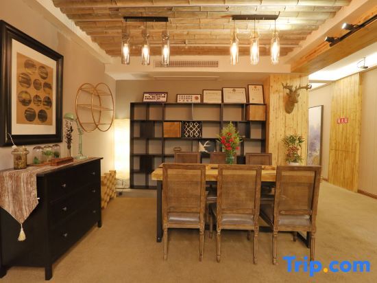 Чунцин: Chongqing  Muxi Hotel (Longevity Ancient Town)