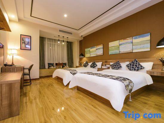 Чунцин: Chongqing  Muxi Hotel (Longevity Ancient Town)