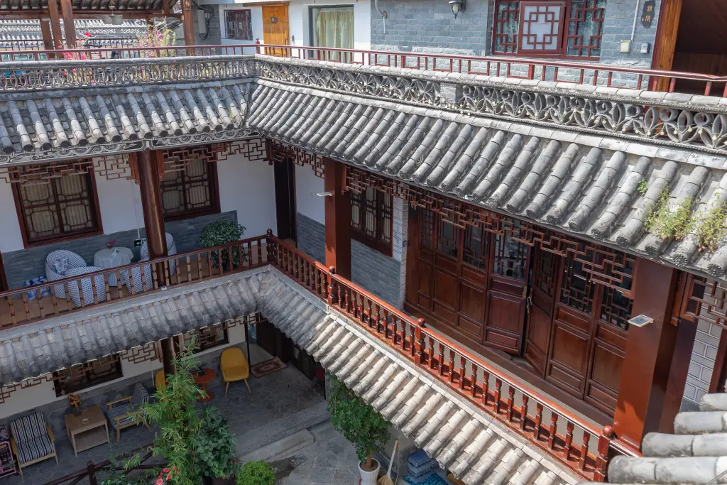 Дали: Dali Huazhaoying Inn