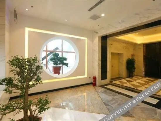 Чанлин Сянь: Tianfu Yunqi Business Hotel
