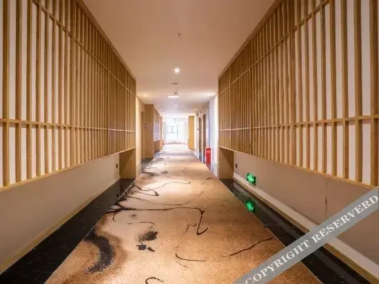 Чжэнчжоу: Qianna Yayue Hotel (Zhengzhou High-tech Zone Science Avenue store)