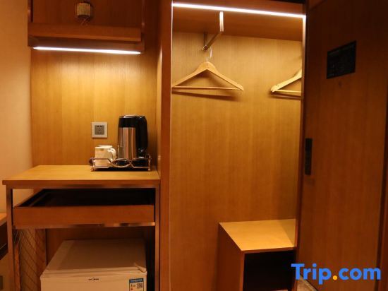 Пекин: Super 8 Hotel (Beijing Qianmen Tiantan Park)