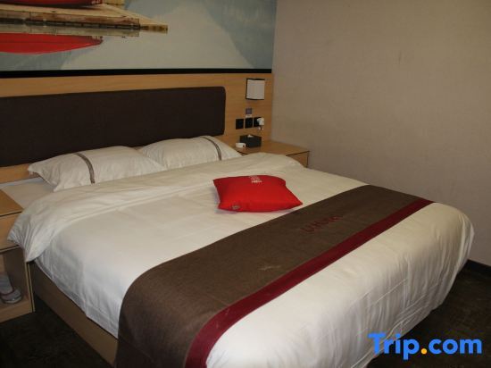 Чжухай: Thank You Hotel (Zhuhai Gongbei Port Light Rail Terminal)