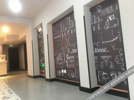 Далянь: Maggie Select Hotel (Dalian Zhongshan Square Subway Station)