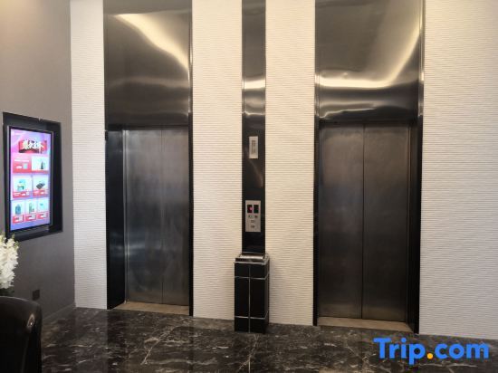 Шанхай: Home Inn (Tonghe Xincun subway station, Changlin Road, Baoshan, Shanghai)