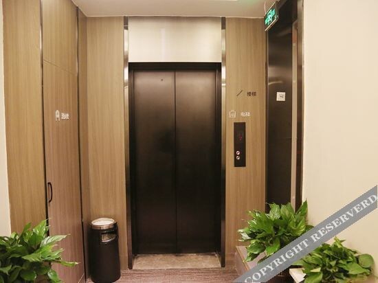 Тайюань: Hanting Hotel (Corning Street Subway Station Store)
