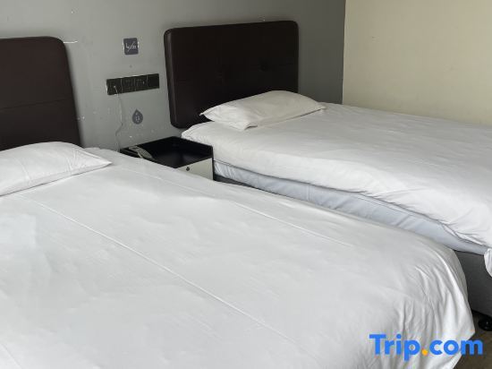 Шанхай: Hi inn (shuangyang road, north bund, Shanghai)