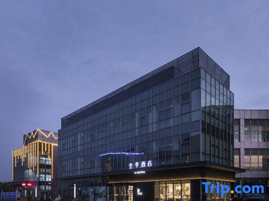 Шанхай: All season Shanghai Pudong Airport Zhuqiao wine  store