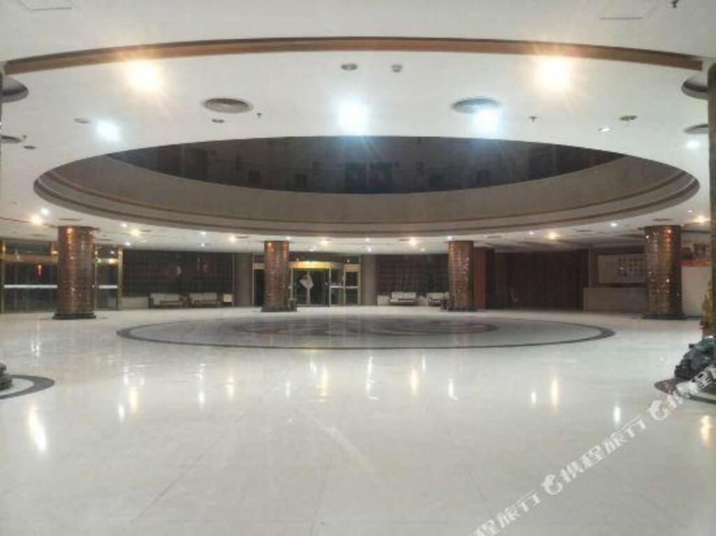 Хецзе: Yuncheng Qixing Huayu Hotel