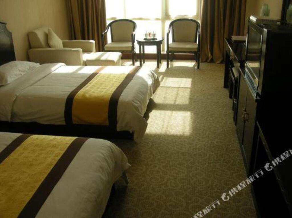 Хецзе: Yuncheng Qixing Huayu Hotel