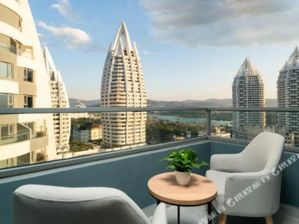 Цзинхун: GreenTree Inn Express (Xishuangbanna Gaozhuang Xishuangjing)