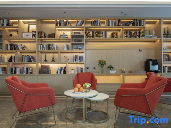 Хеби: Kyriad Hotel (Hebi East High-speed Railway Station)