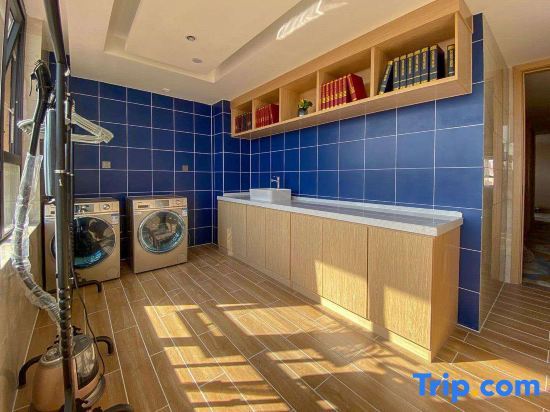 Хеби: Kyriad Hotel (Hebi East High-speed Railway Station)