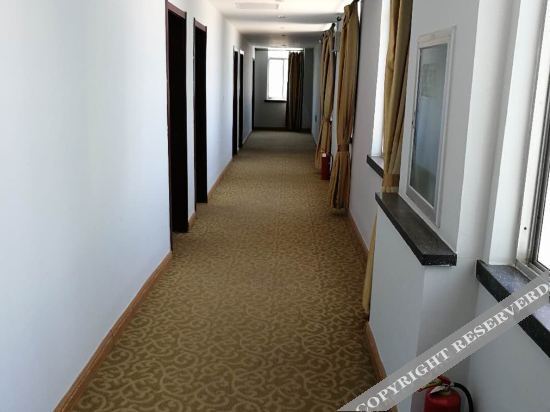 Лункоу: Longkou Lejia Business Hotel