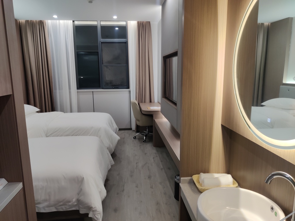 Шэньцю: Shenqiu Vienna 3 Hotel