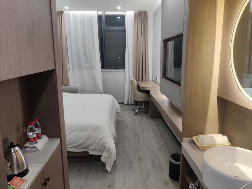 Шэньцю: Shenqiu Vienna 3 Hotel