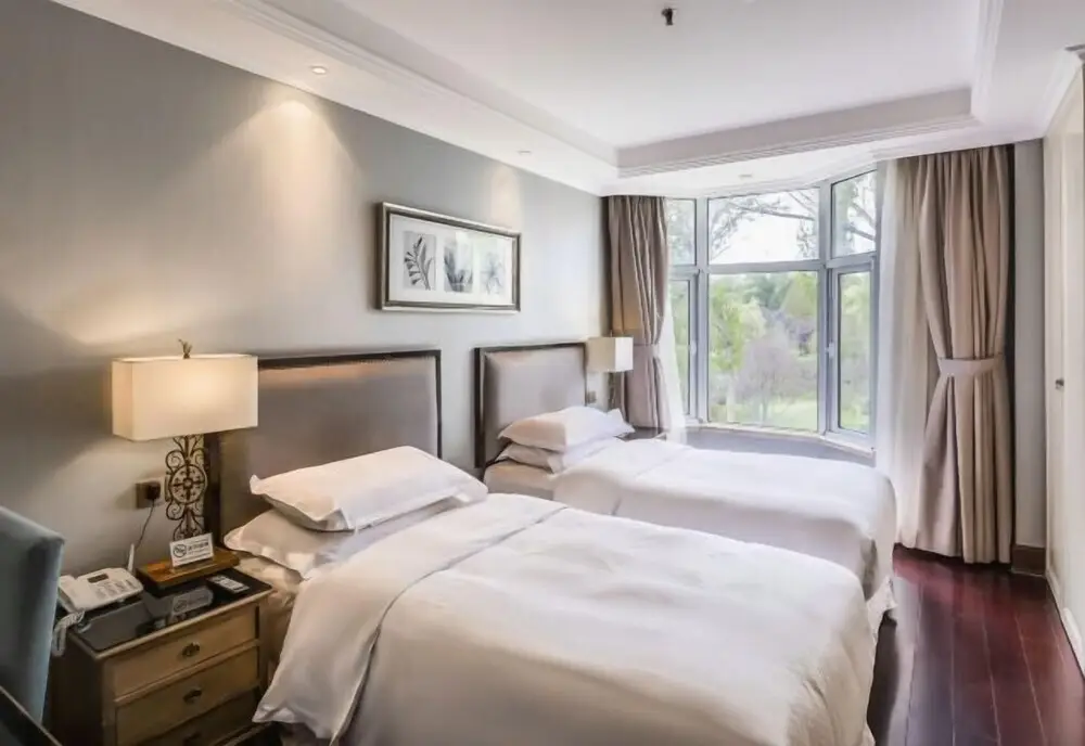 Чжэнчжоу: Enjoy Hot Spring Boutique Hotel (Synear Golf International Community)