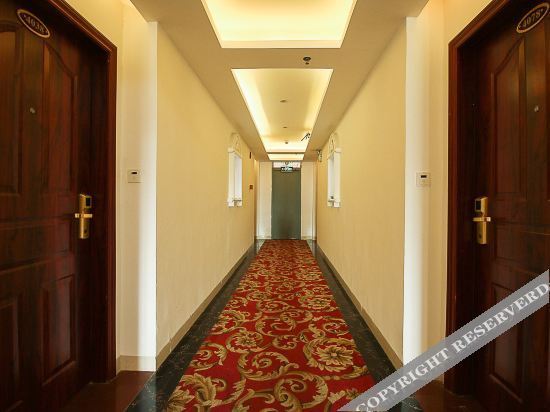 Хайкоу: Haikou Pinyi Business Hotel