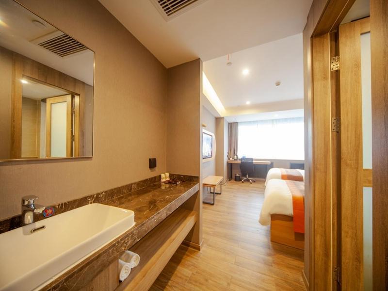 Тяньцзинь: JUN Hotels Tianjin Railway Station Jinwan Square