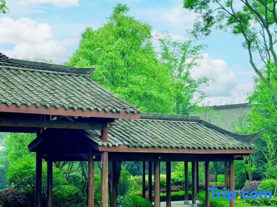 Чэнду: Qingcheng Flower Building