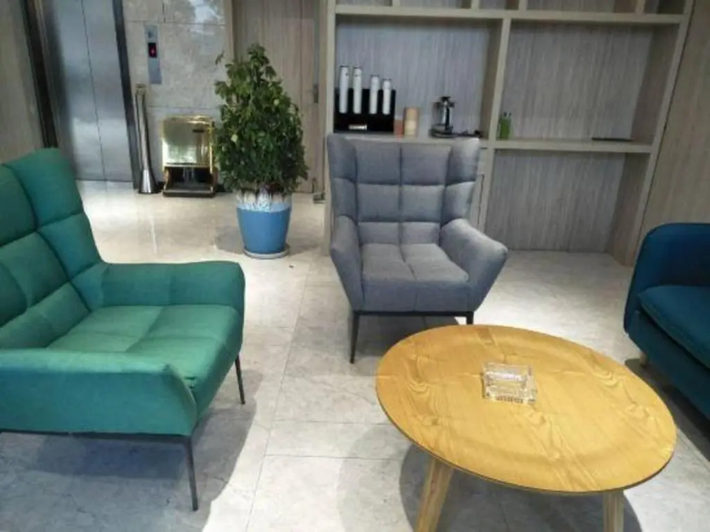 Хуанган: Set Chain Hotel