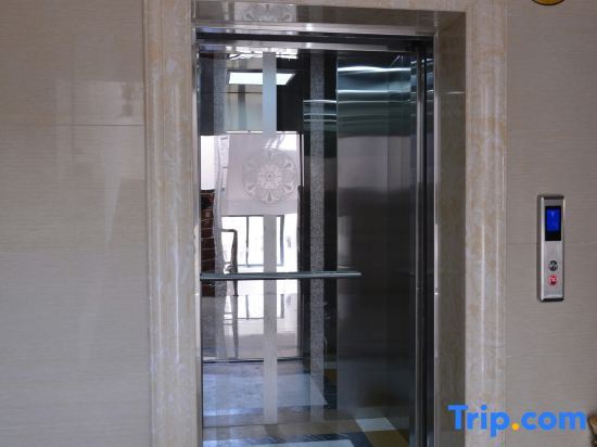 Дали: Dali Xinxin Busines Hotel